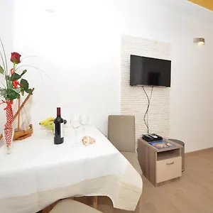 Mia Guest house